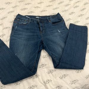 Old Navy Curvy Skinny blue jeans with light distressing